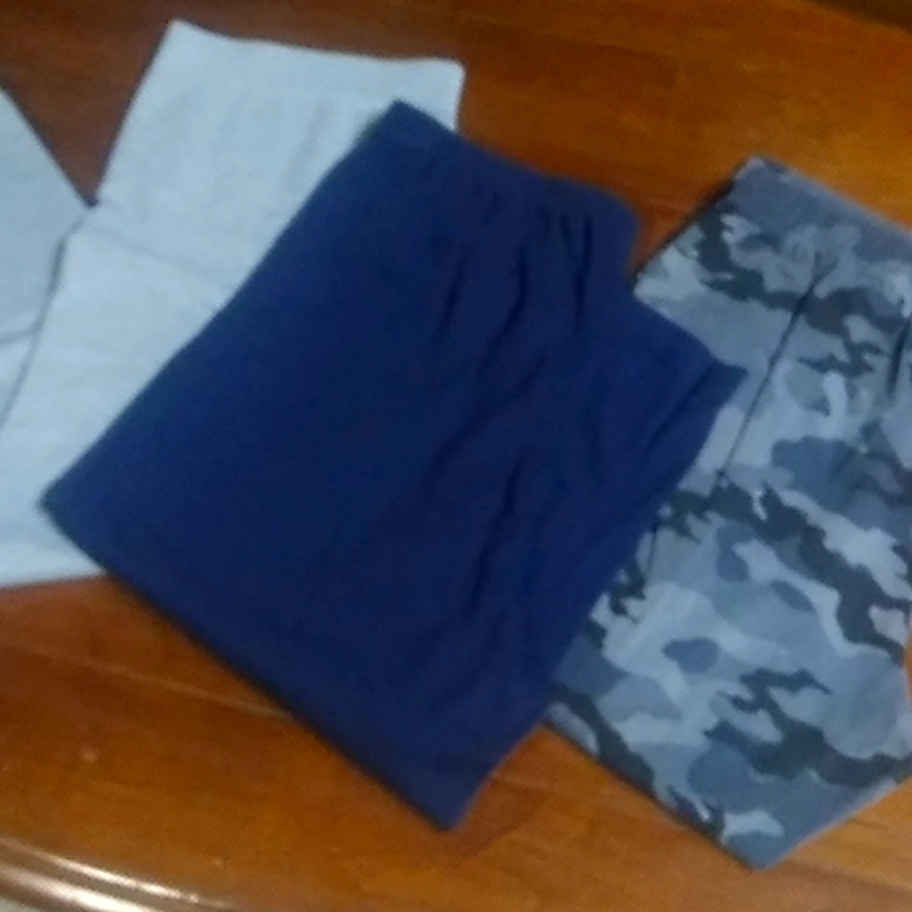 3 pairs of Capri leggings